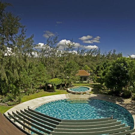 Crosswinds Resort Suites Tagaytay City Exterior foto