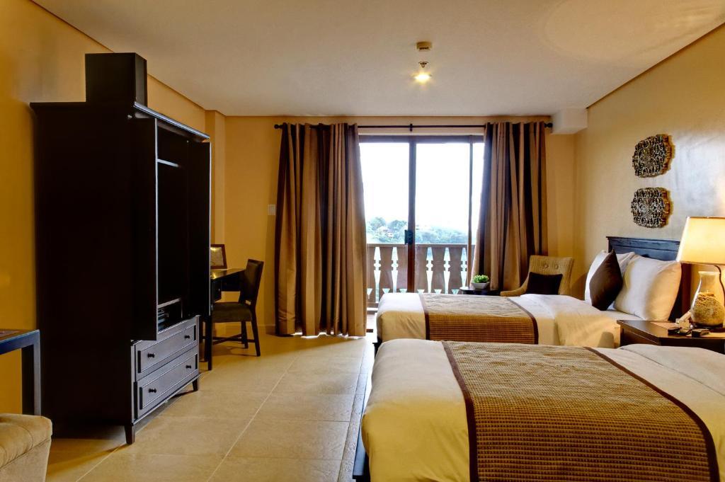 Crosswinds Resort Suites Tagaytay City Exterior foto