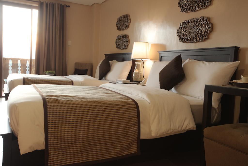 Crosswinds Resort Suites Tagaytay City Quarto foto
