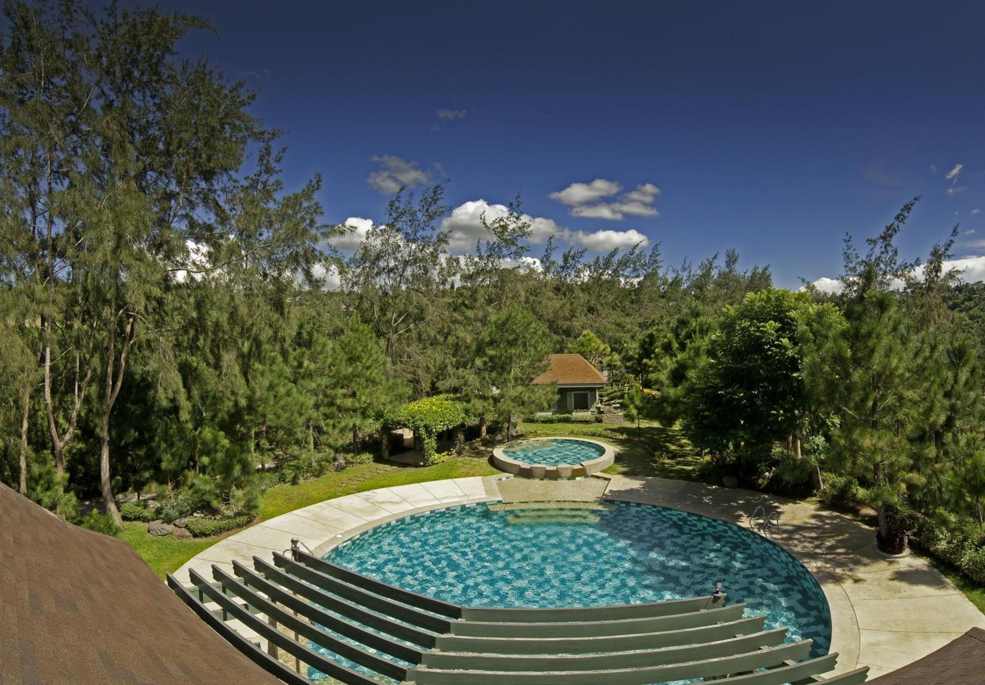 Crosswinds Resort Suites Tagaytay City Exterior foto
